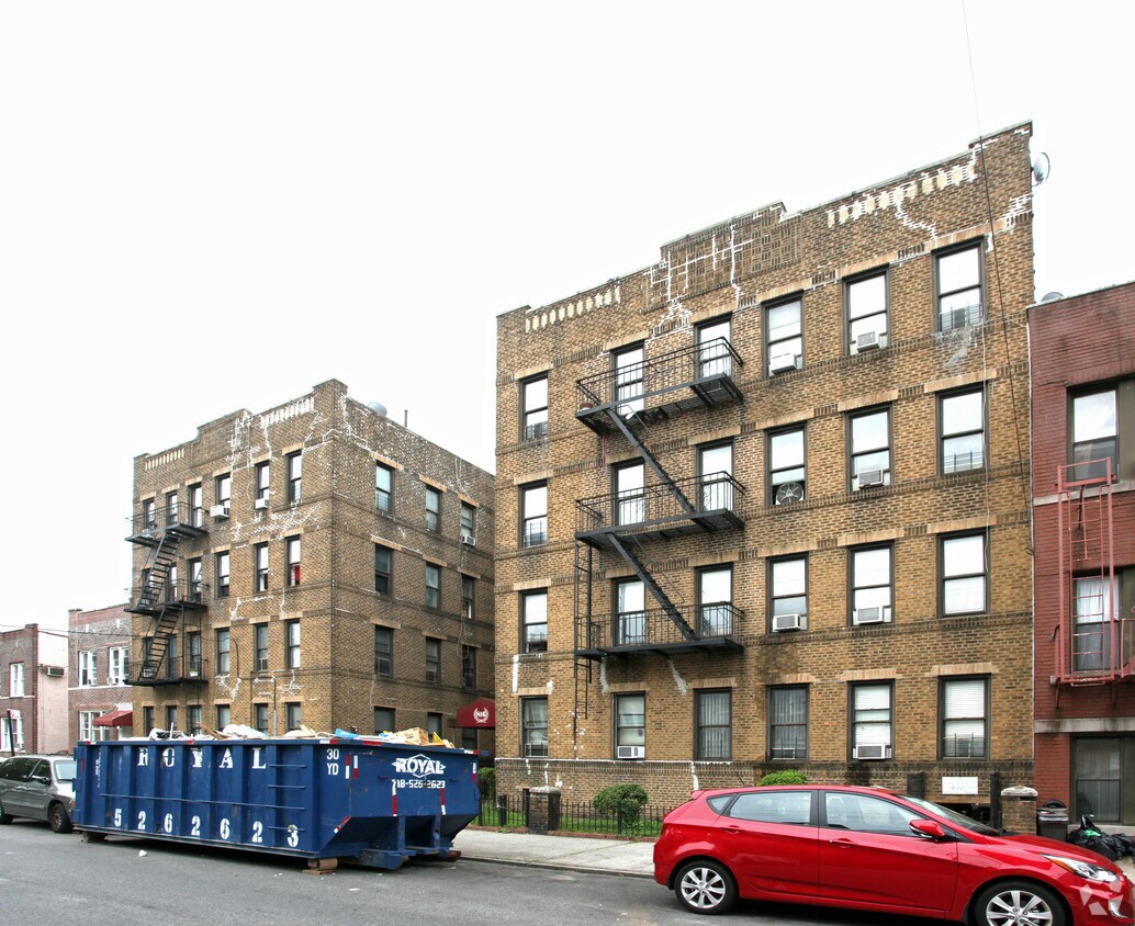 Building Photo - 816 47th St