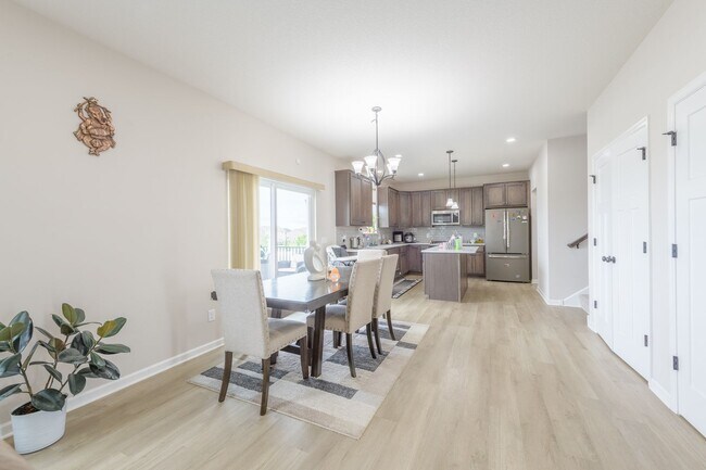 Foto del edificio - Beautifully updated lakeville 4 bedroom available for lease!
