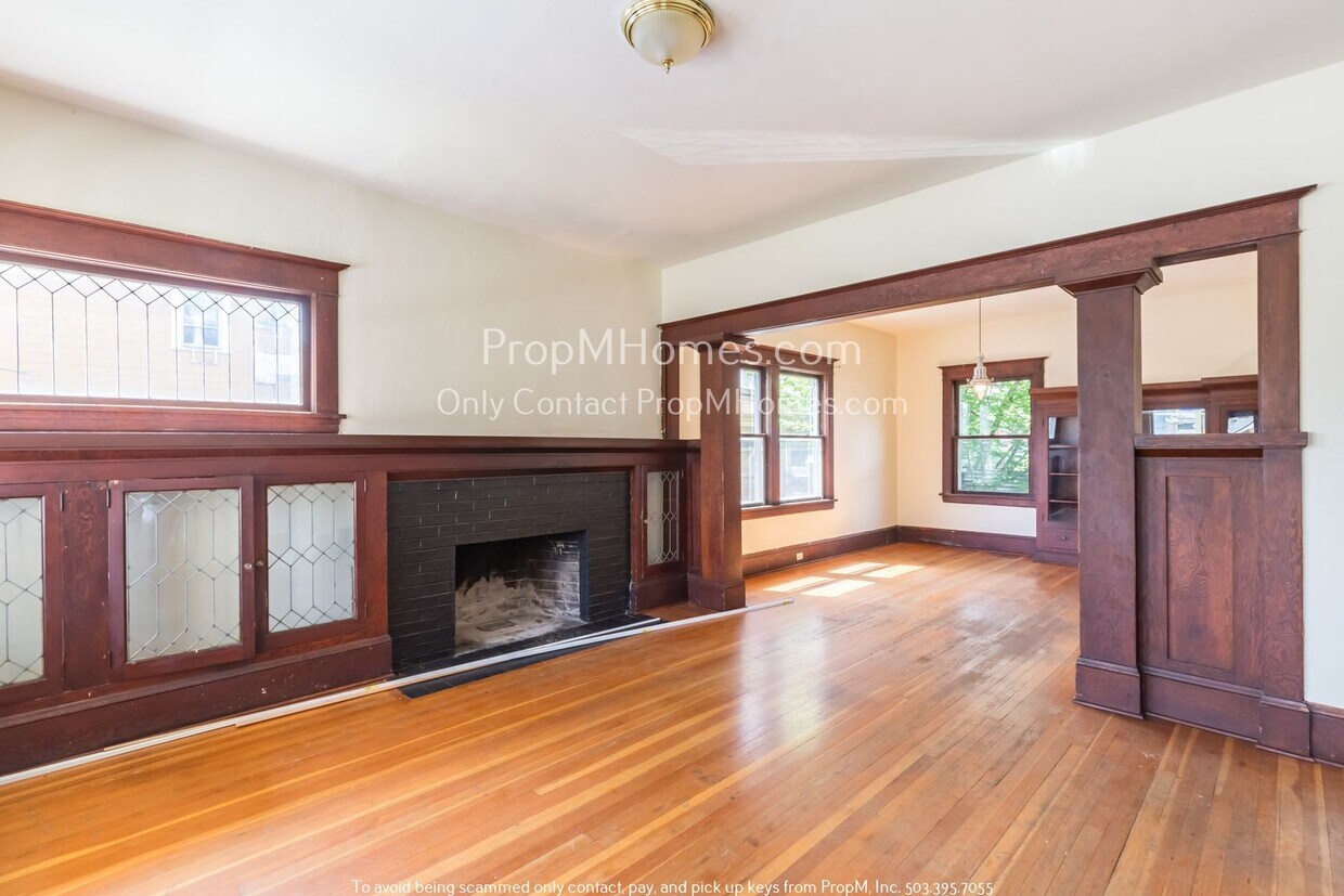 Primary Photo - One Block off Belmont- Great Refurbished T...