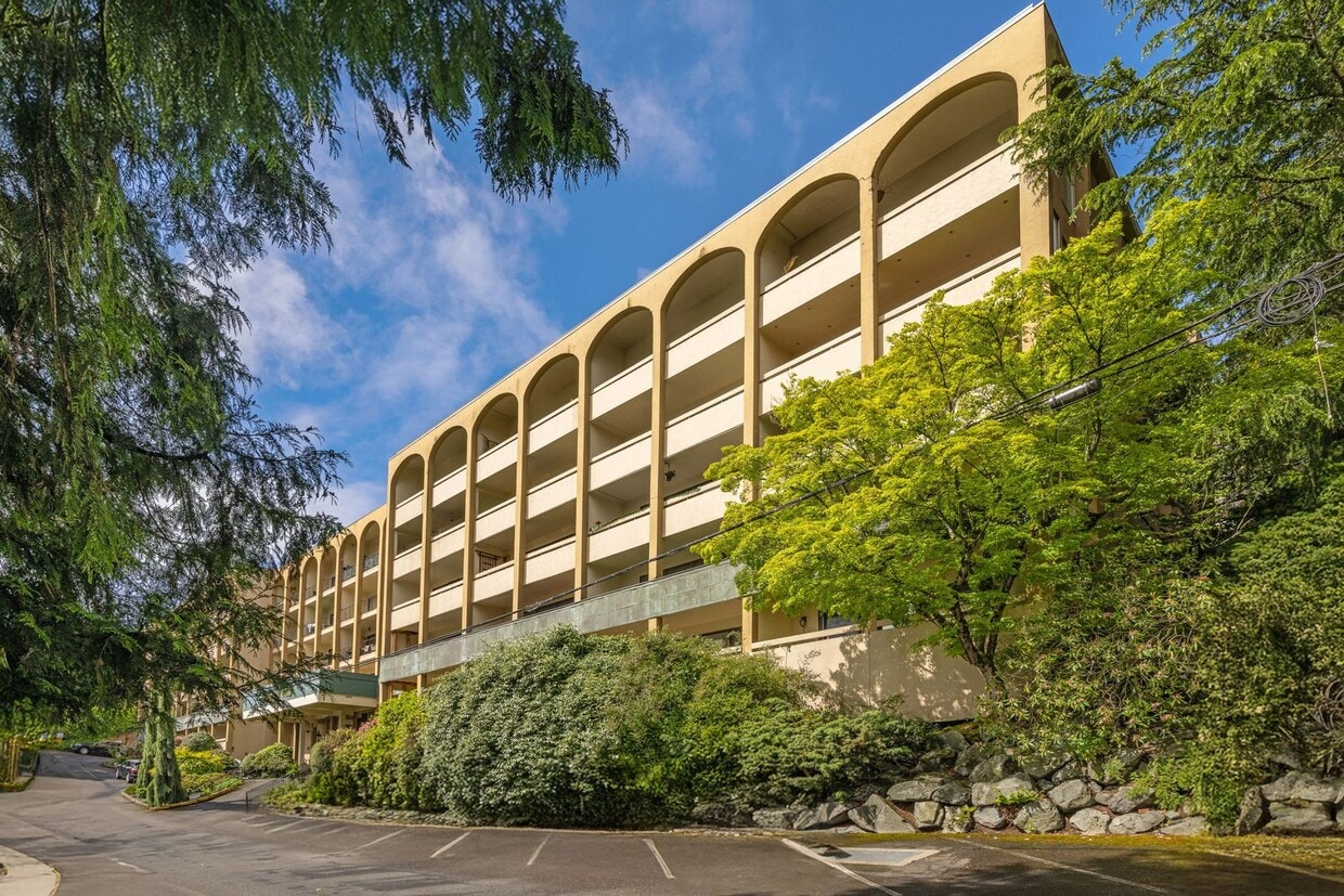 Primary Photo - 1bd/1ba Mercer Island Condo