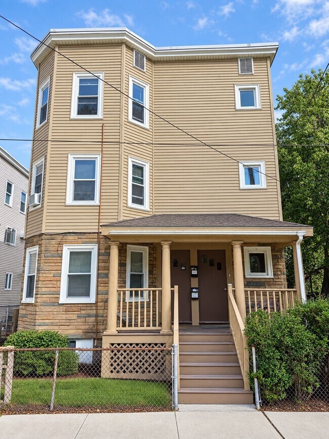 Building Photo - 361 Washington St