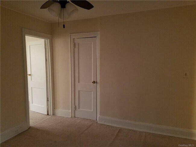 Building Photo - 24-33-33 Ericsson St