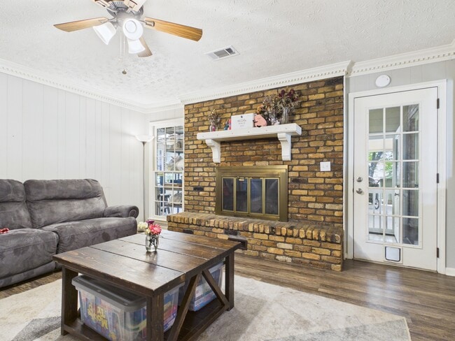 Building Photo - 1332 Autumnridge Dr
