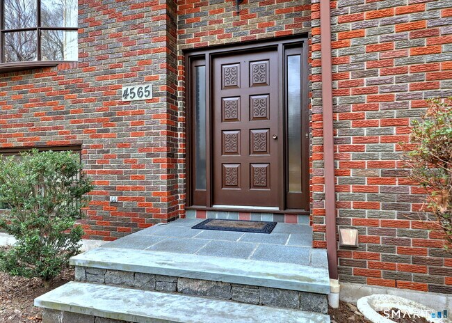Foto del edificio - 4565 Madison Ave