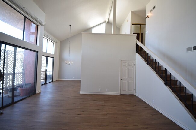 Foto del edificio - ***Amazing 2 Bed 2.5 Bath Westwood Condo U...