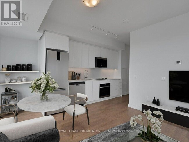 Building Photo - 2920 Hwy 7