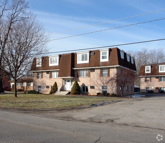 Building Photo - 8260 Southern Blvd