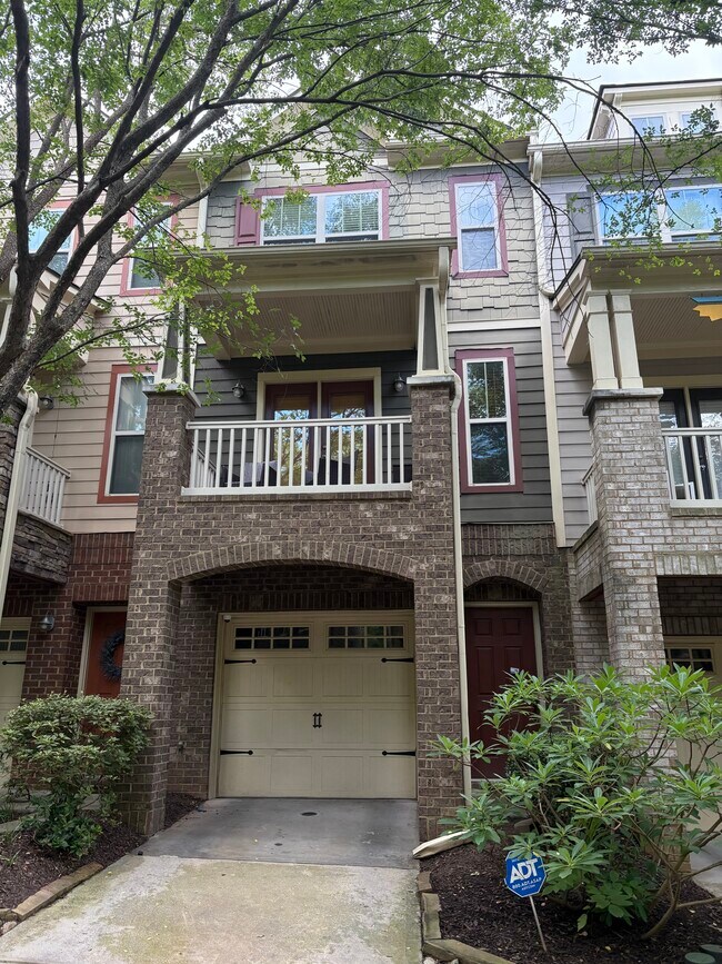 Foto del edificio - 849 Commonwealth Ave SE