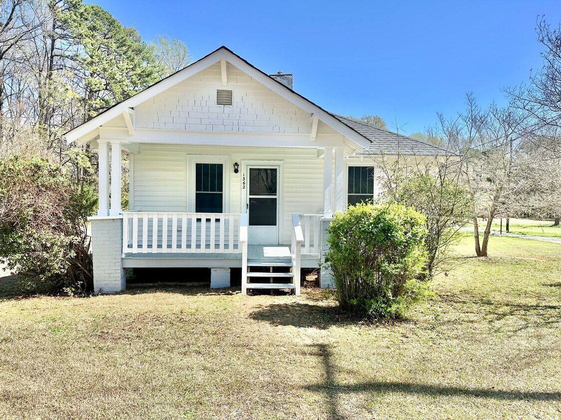 Foto del edificio - 1362 Banks Rd