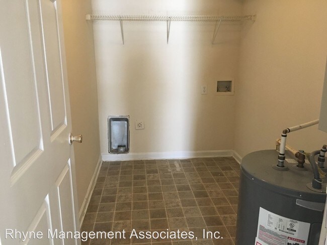 Building Photo - 4800 Avenida Del Sol Dr