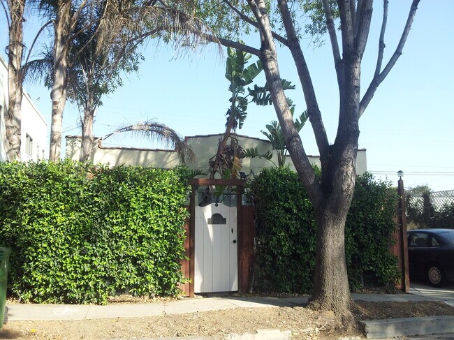 Foto del edificio - 1250 N Citrus Ave