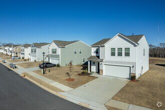 Building Photo - L` Attitude34 Greenville