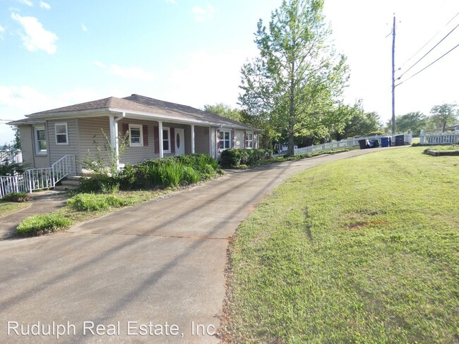 Building Photo - 3 br, 2 bath House - 4701 South Shades Cre...