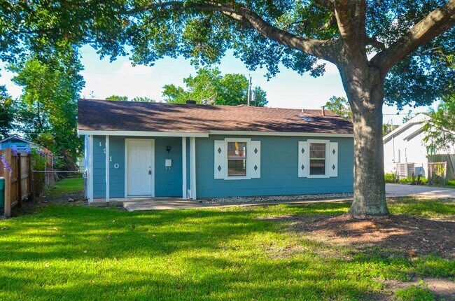 Building Photo - 1310 Thomas Ave