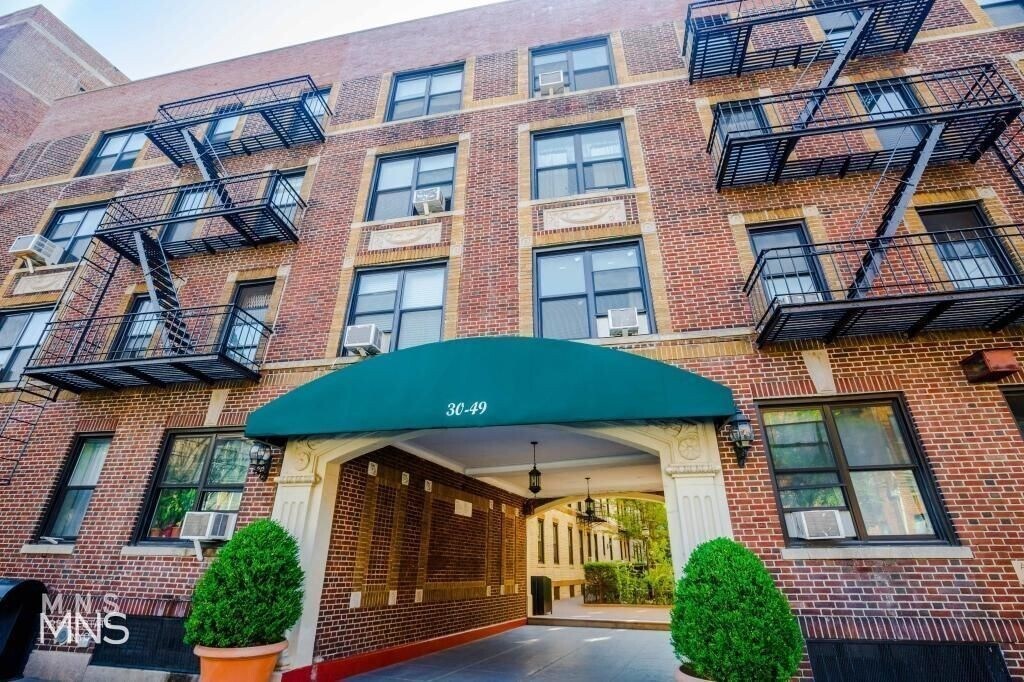 304949 Crescent St Unit H2D3, Queens, NY 11102 Apartment for Rent