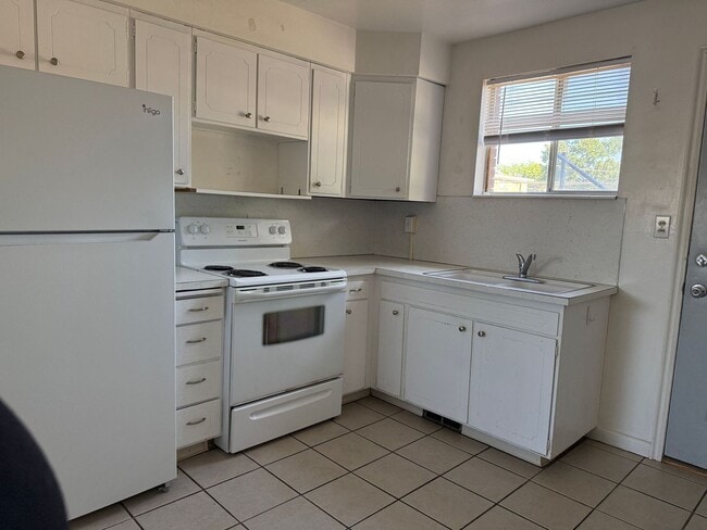 Building Photo - SINGLE FAMILY HOUSING -  2 bed/1 bath in Orem