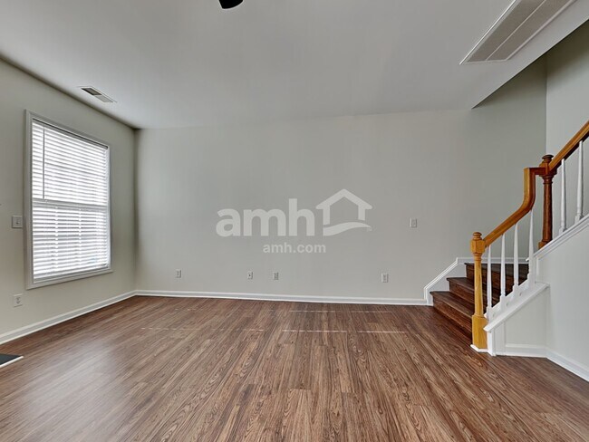 Foto del edificio - 1315 Emory Ln NW