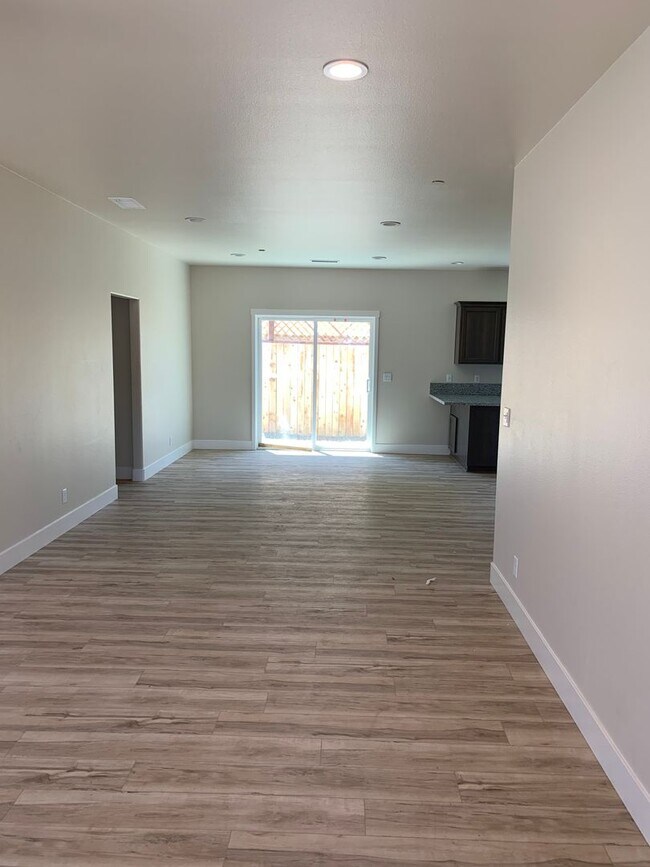 Foto del edificio - Newer Home for rent