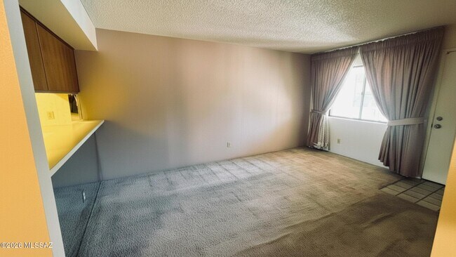 Foto del edificio - 7664 E 22nd St