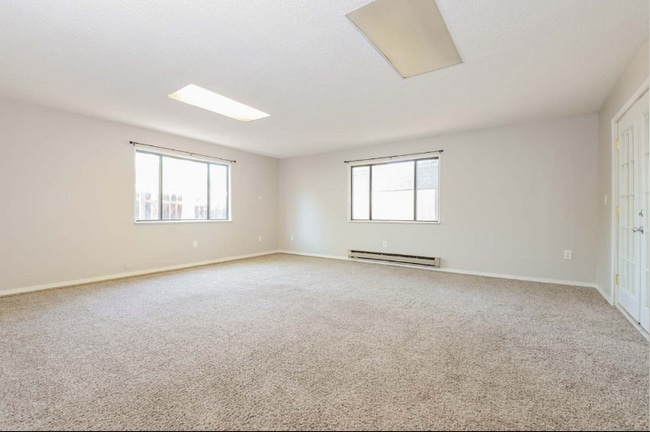 Building Photo - 13016 Grove Cir