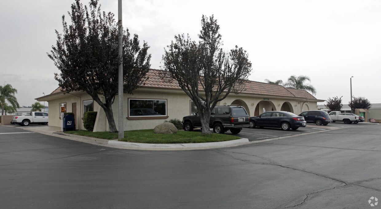 2140 Mentone Blvd, Mentone, CA 92359 Apartments in Mentone, CA