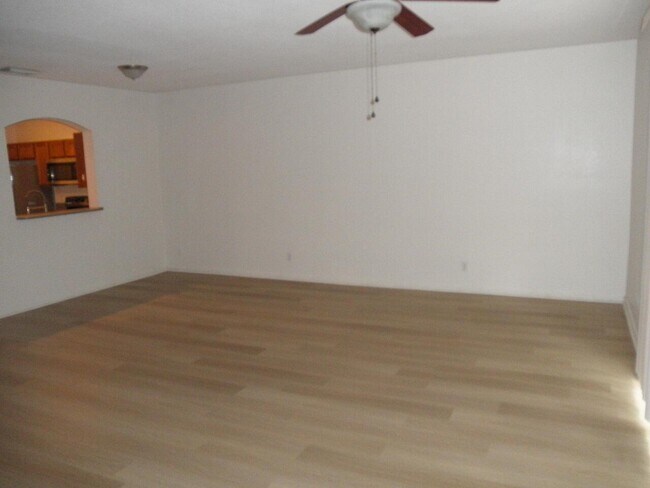 Foto del edificio - 2205 Oakmont Dr