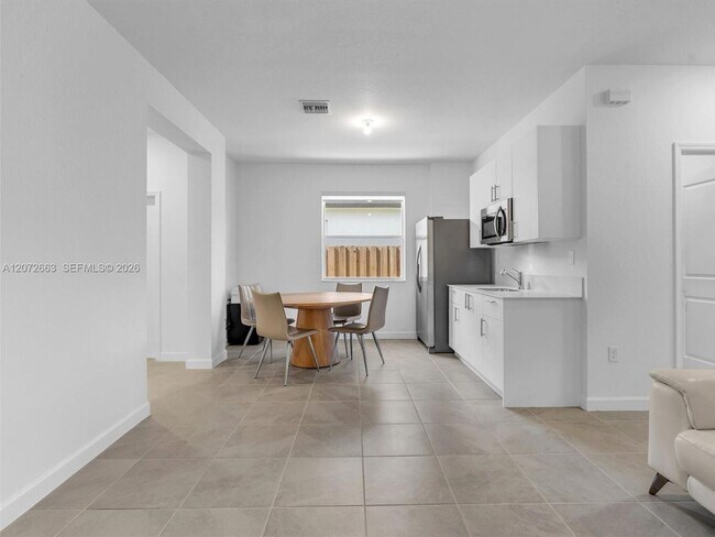 Foto del edificio - 2832 SE 23rd Ave