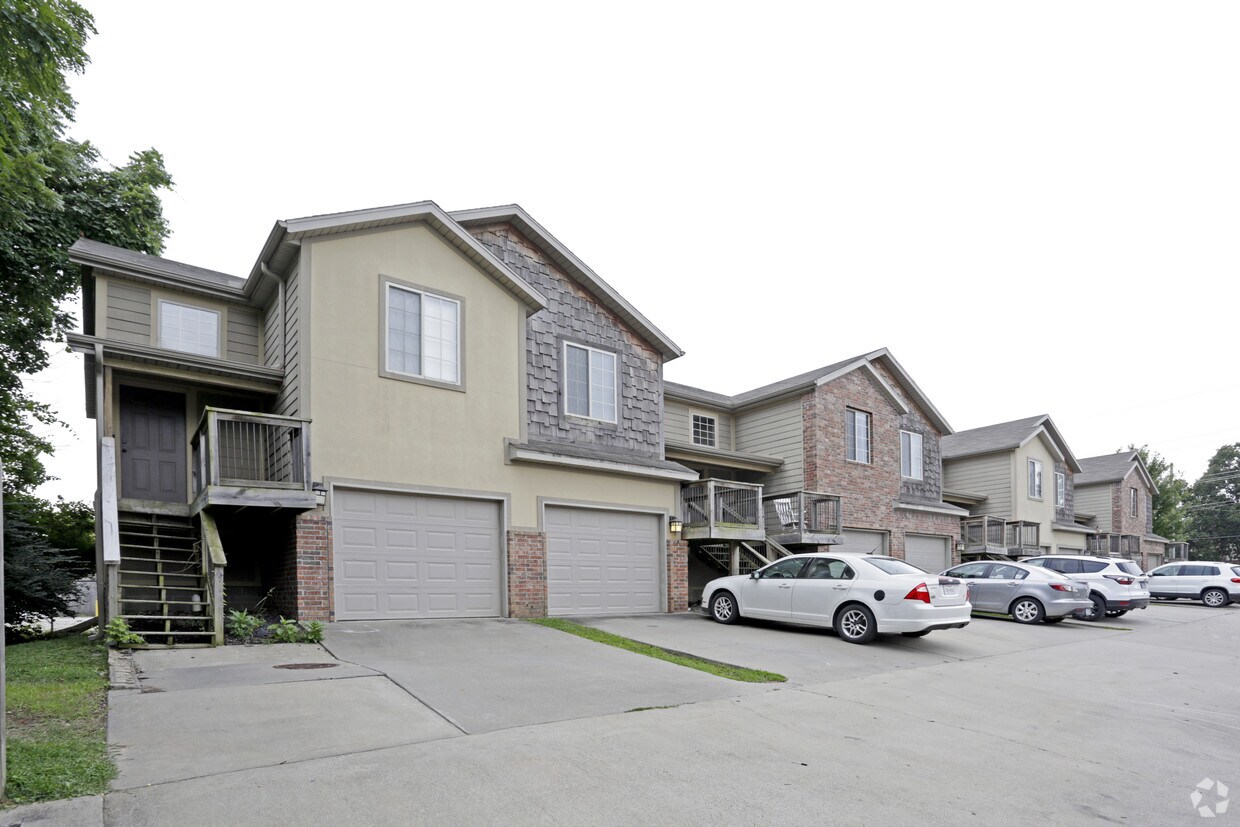 Building Photo - Sandy Beach Townhomes
