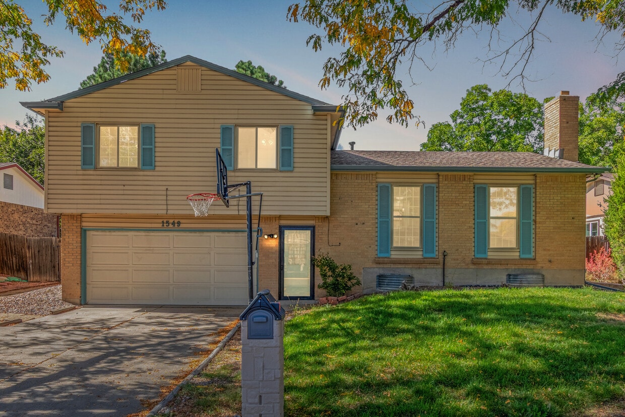 Foto principal - 1549 S Evanston St