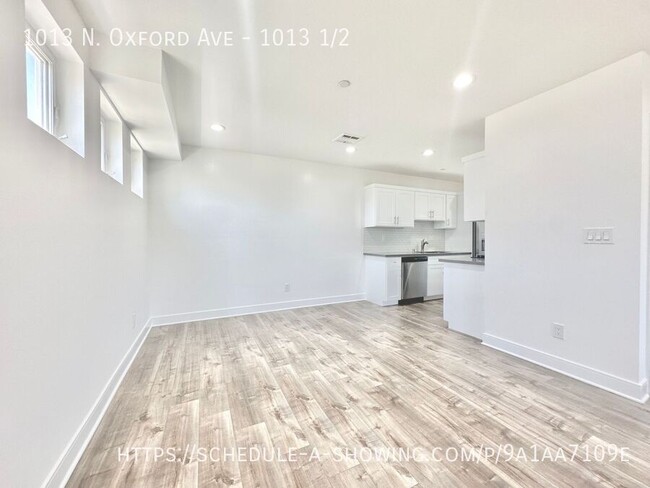 Foto del edificio - Beautiful new modern 3 story townhome 3 Be...