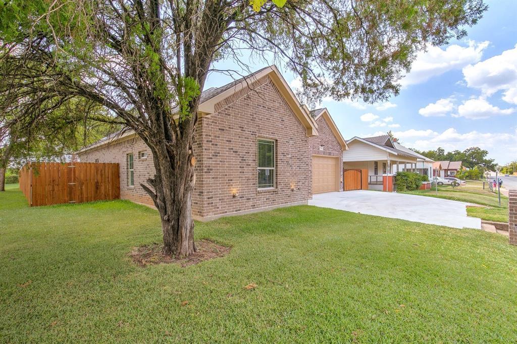 Foto principal - 1124 E Allen Ave