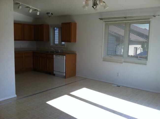 Building Photo - 2615 S 18th St