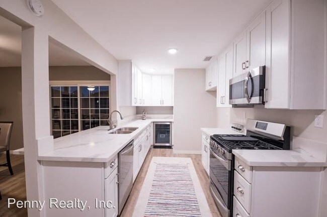 Building Photo - 3 br, 2 bath House - 6526 Glenroy Street