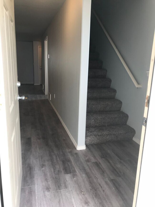 Building Photo - Townhome in NW Redmond in Fairhaven Vista