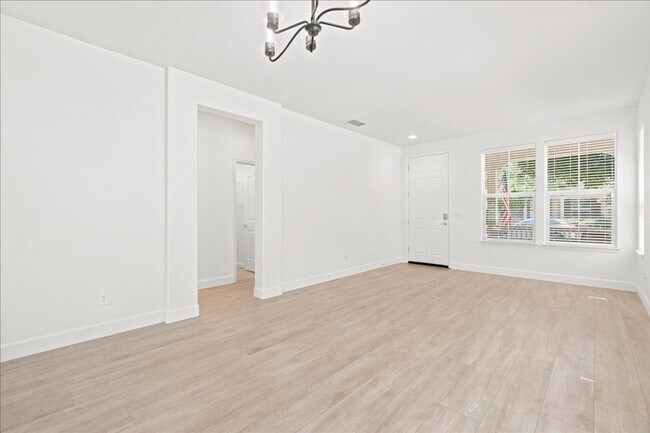 Foto del edificio - 3169 Parkham Dr