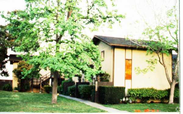 Primary Photo - 10272 Terry Way