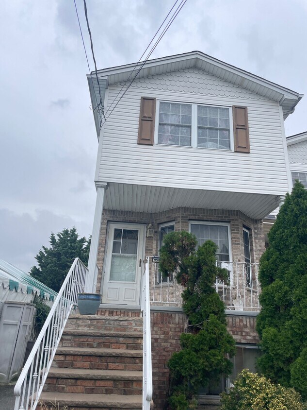 301 Buel Ave, Staten Island, NY 10305 House Rental in Staten Island, NY
