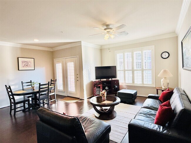 Foto del edificio - 2400 McCue Rd