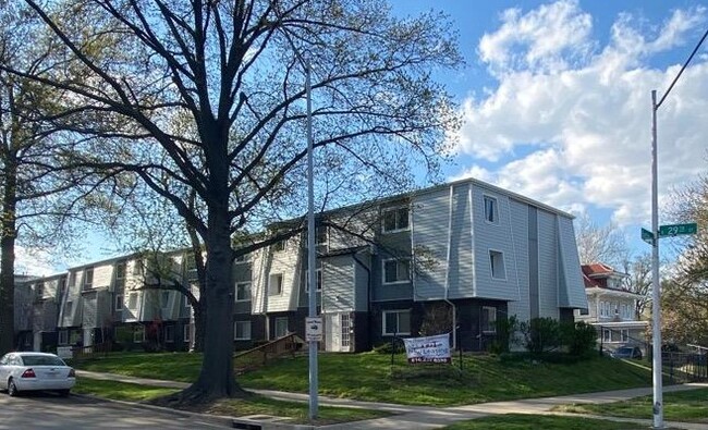 Front pic - 2646 E 29th St