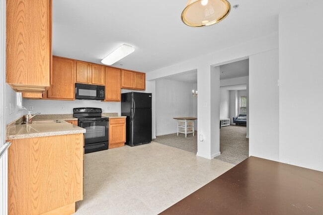 Building Photo - 445 Kenneth Square
