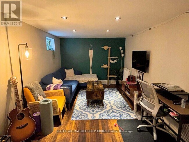 Photo du bâtiment - 95 Barker Ave