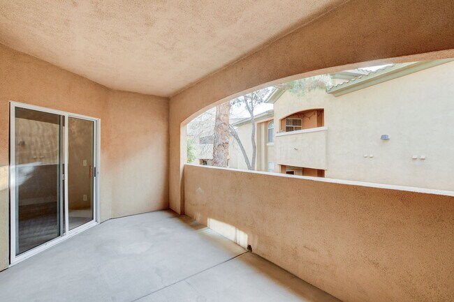 Foto del edificio - 1713 Sky of Red Dr