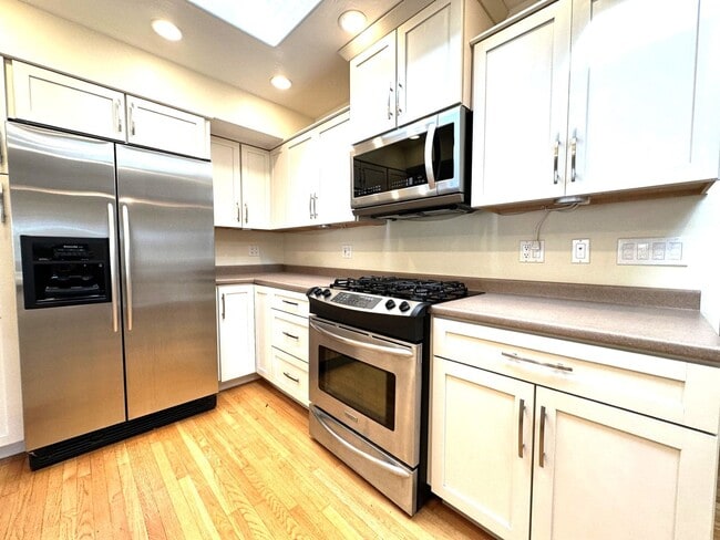 Building Photo - East Clairemont Mesa - Spacious 3 Bedroom / 1.5 Bath Single-Story Home with AC and Garage