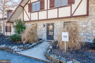 Building Photo - 926 Rhue Haus Ln
