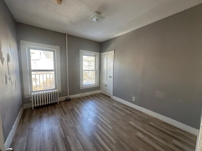 Building Photo - 124 Kendall St