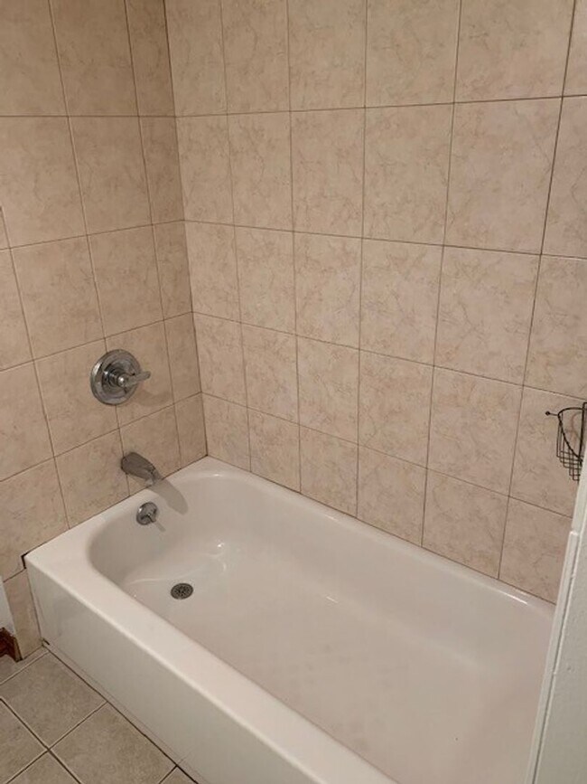 Building Photo - 1003 S 3rd St