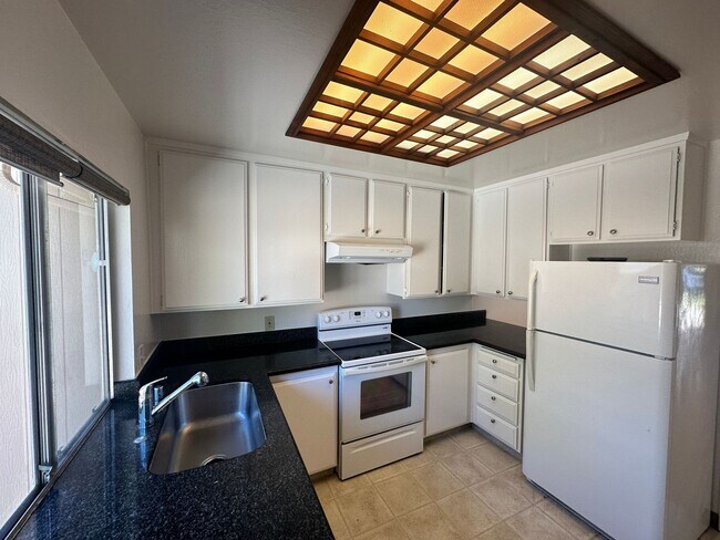 Building Photo - Beautiful Cupertino Condo Available in Wes...