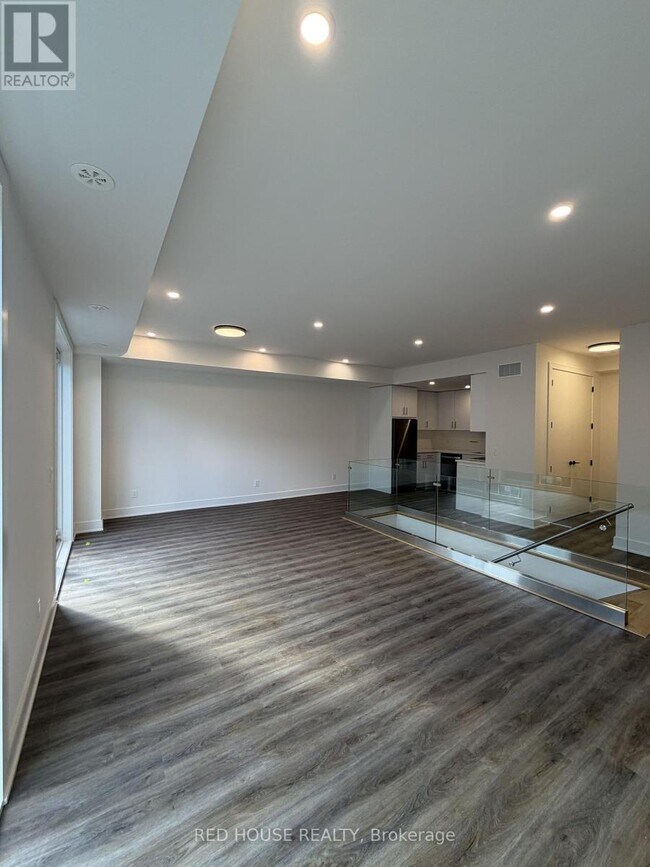 Building Photo - 212 Ellis Ave
