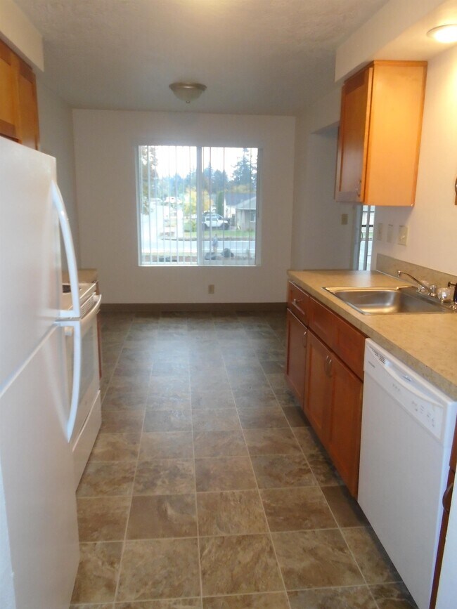 1125 Wyatt Ave Unit 14, Stayton, OR 97383 Room for Rent in Stayton
