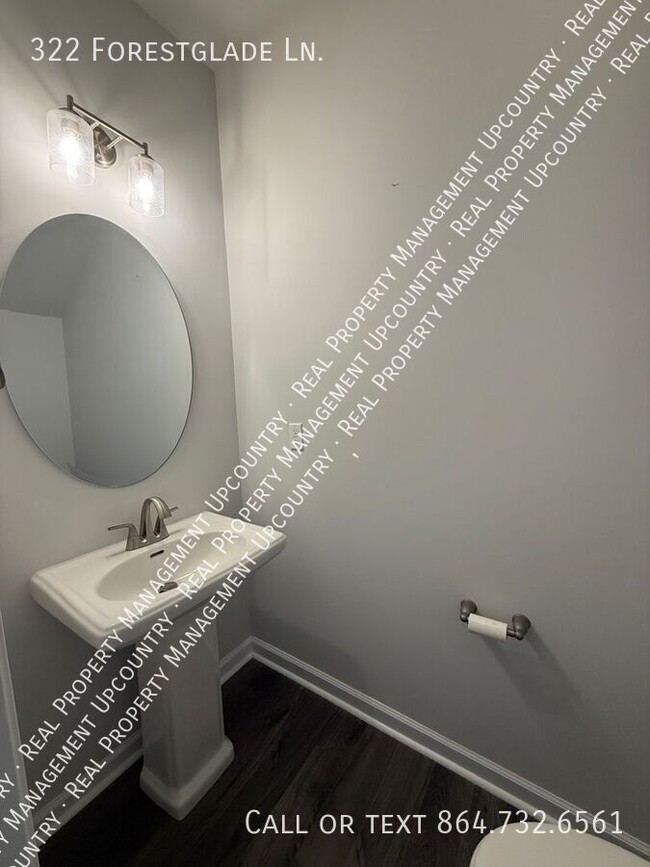 Foto del edificio - 322 Forestglade Ln